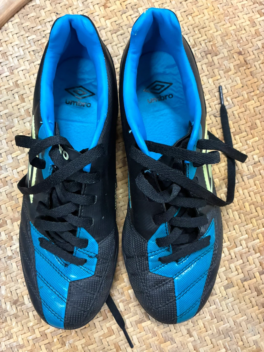 Umbro Turf Soccer Shoes - Black/Blue - photo 2