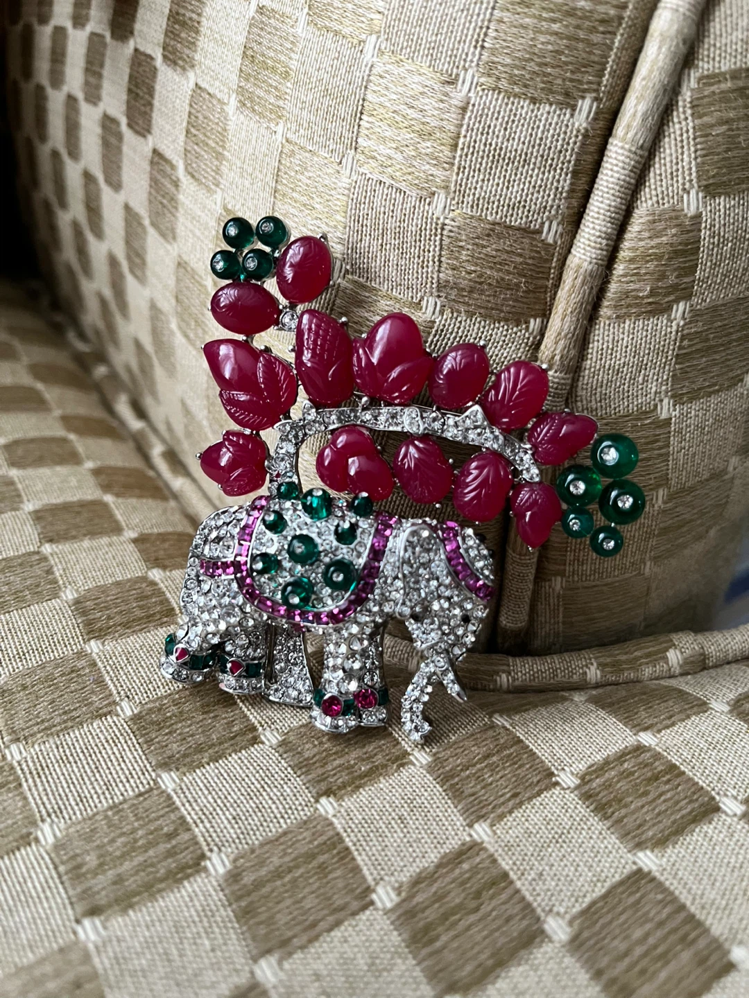 Elephant brooch with red and green stones - photo 3