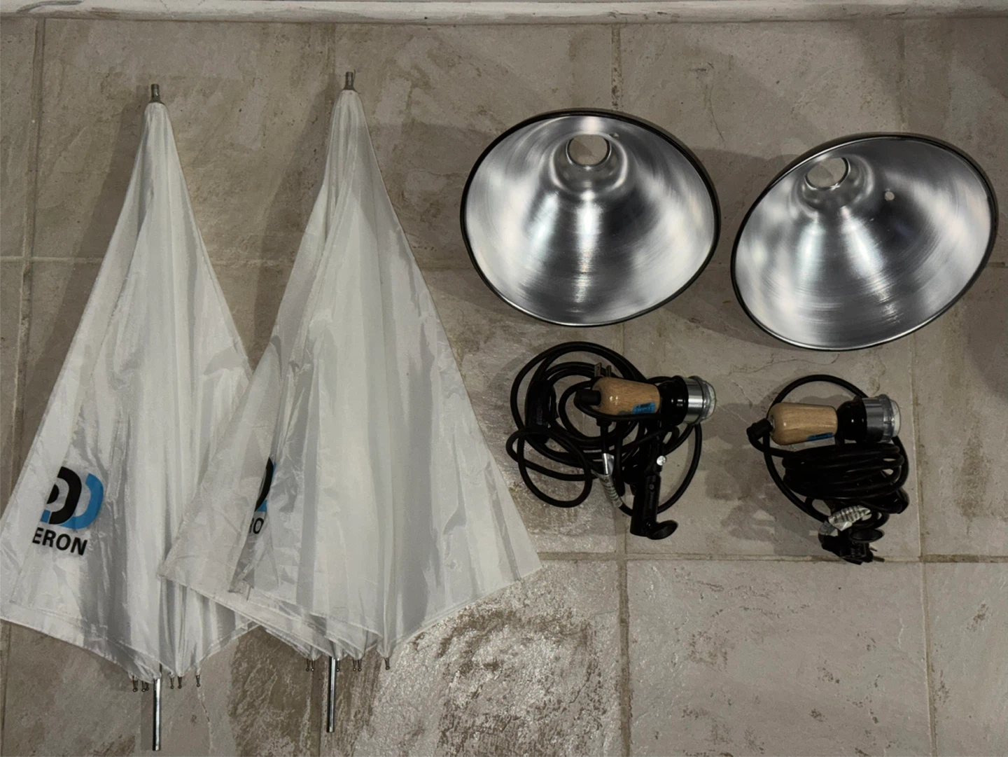 Cameron Lighting Studio Umbrella Kit