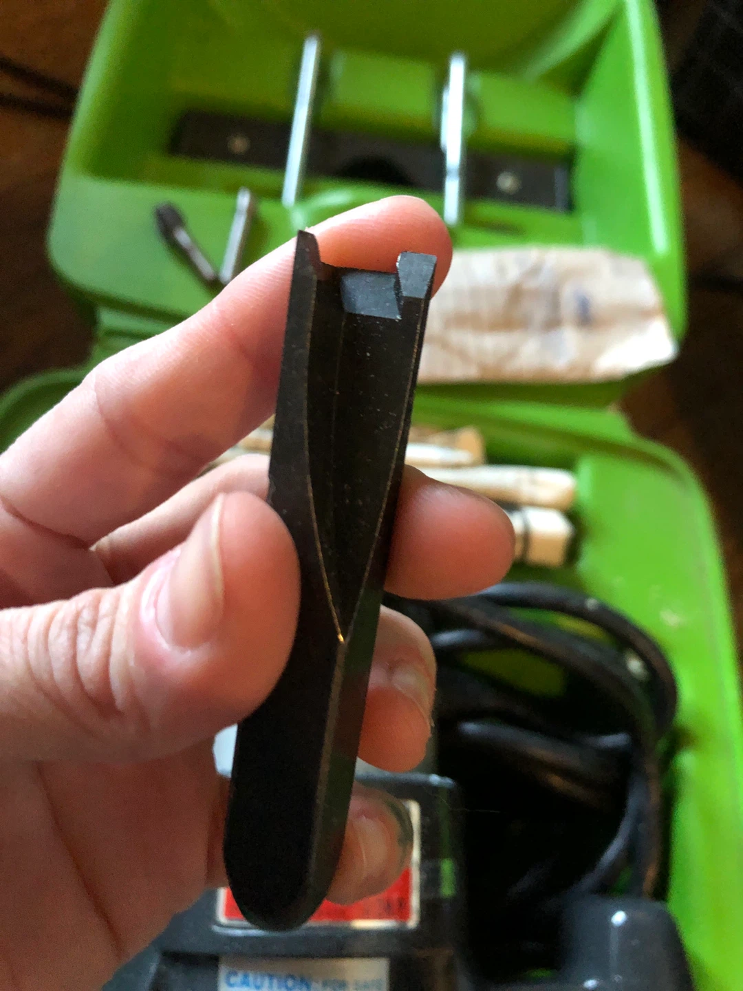 SKIL 548 Router with Veneer Trimming Attachment and Bits - photo 2