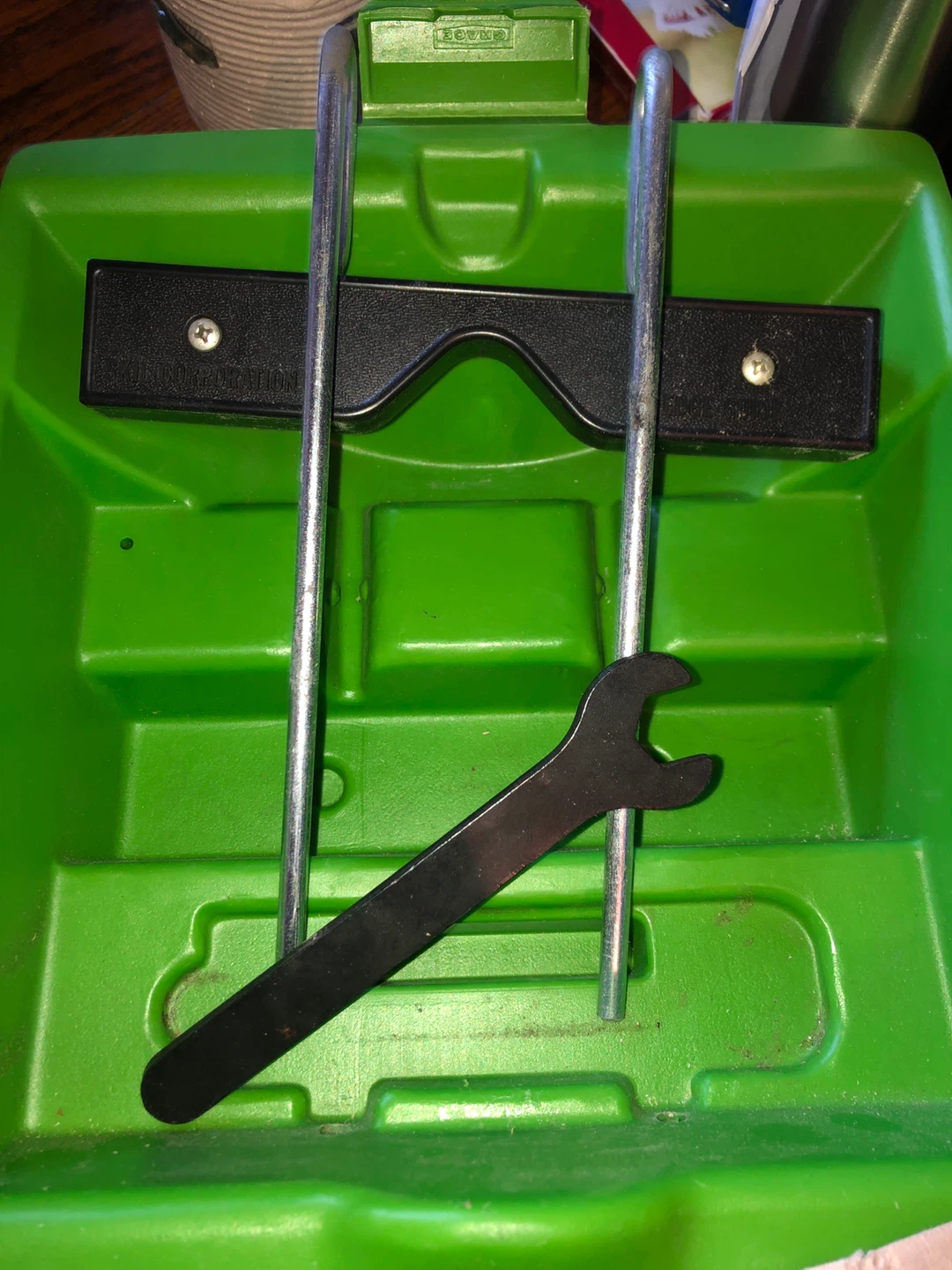 SKIL 548 Router with Veneer Trimming Attachment and Bits - photo 4