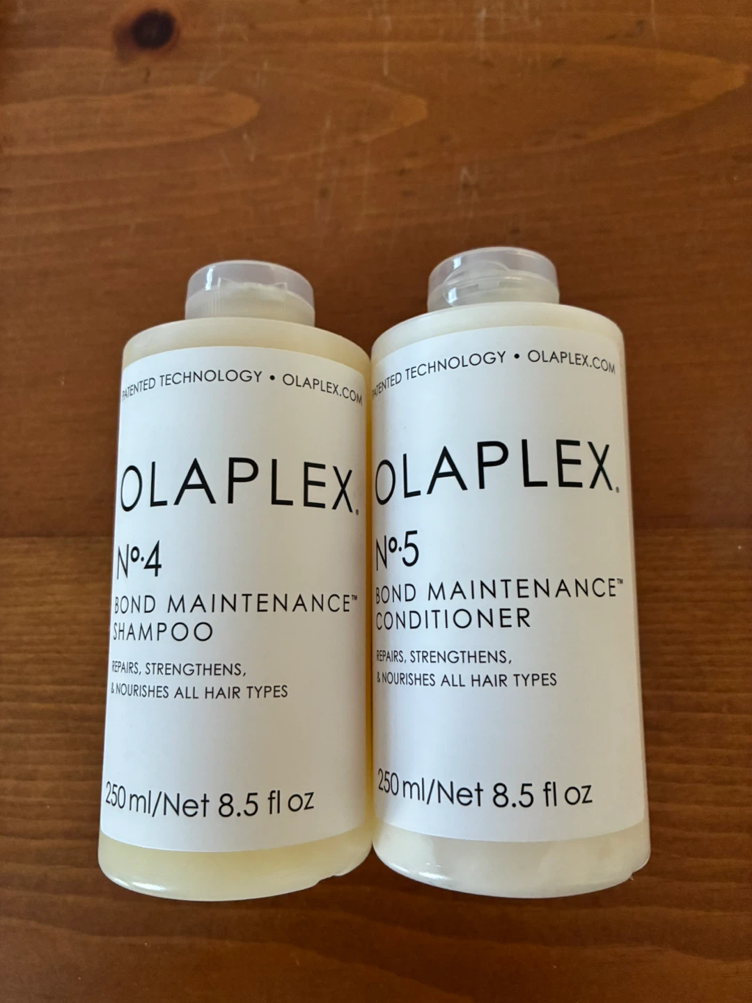 Olaplex No.4 Bond Maintenance Shampoo & No.5 Conditioner Set