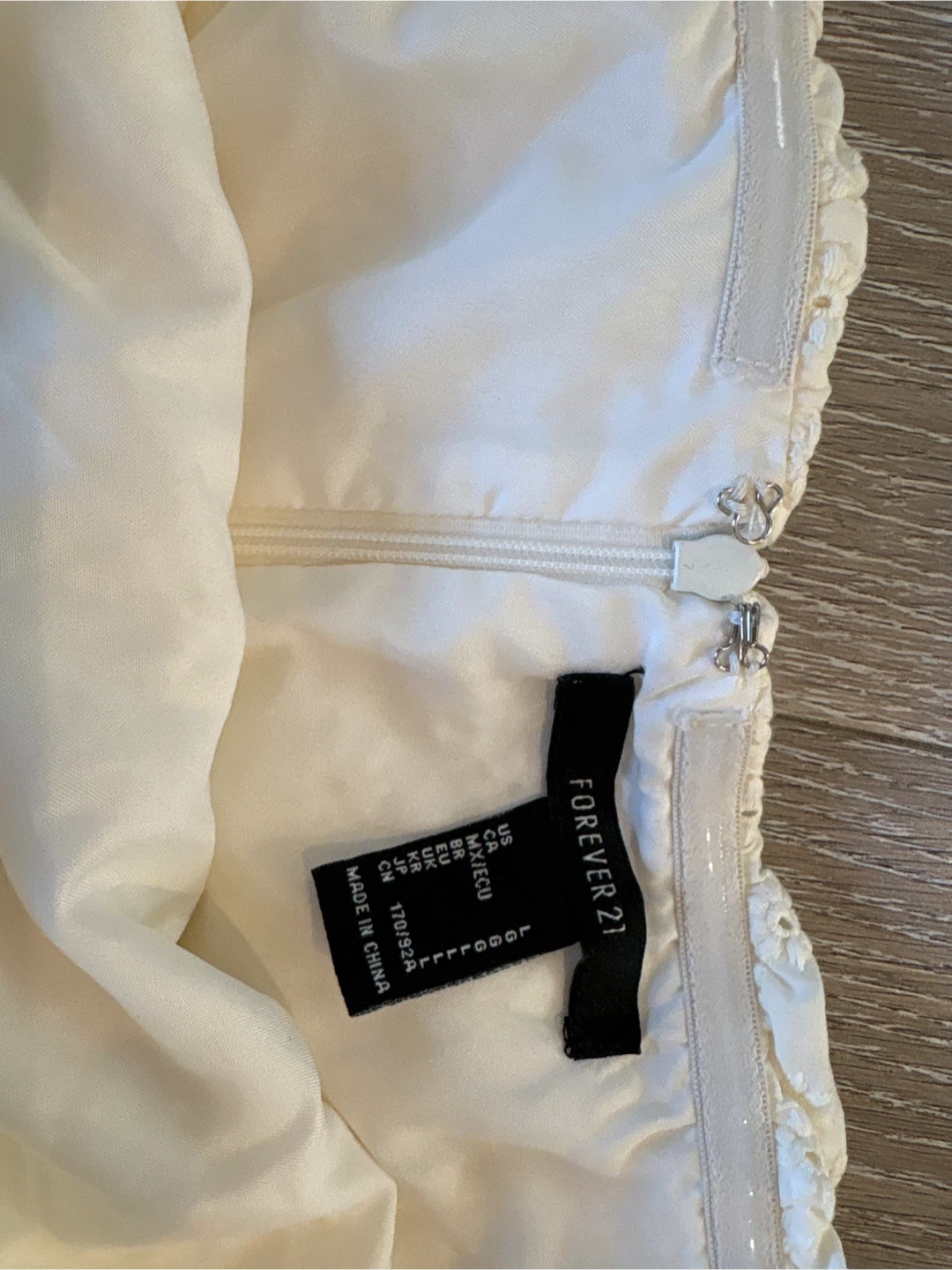 Forever 21 Off-the-Shoulder Eyelet Dress - photo 4