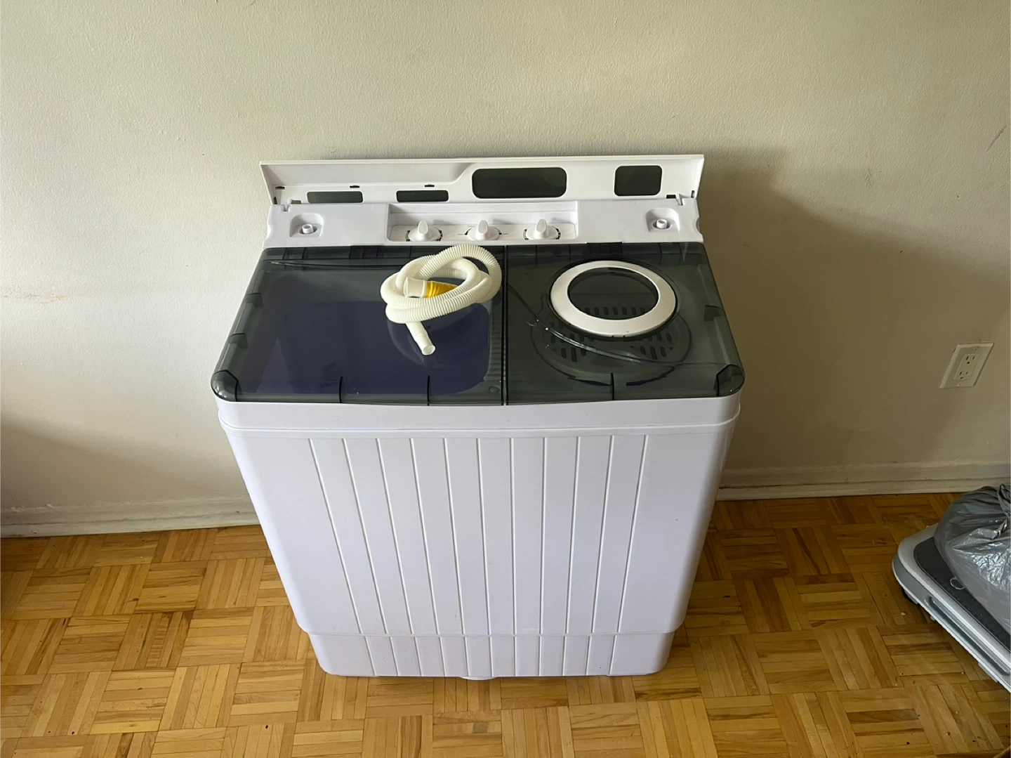 Compact Twin Tub Washing Machine