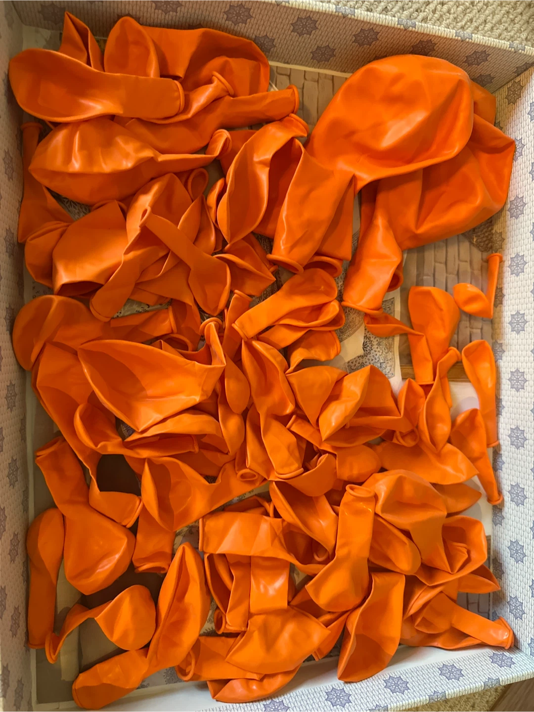 Assorted sizes of Orange Balloons (Uninflated)