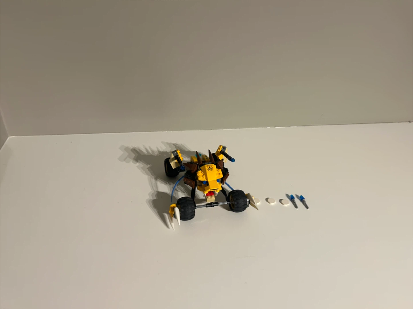 LEGO Chima Lennox’ Lion Attack Set 70002 - photo 3