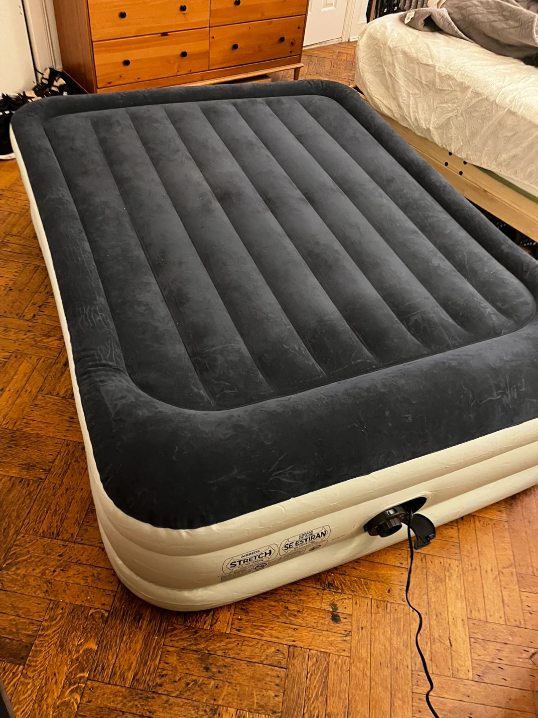 Air mattress (auto inflate, queen) - photo 2