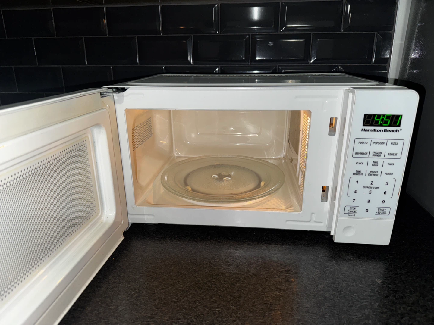 White Microwave - photo 2