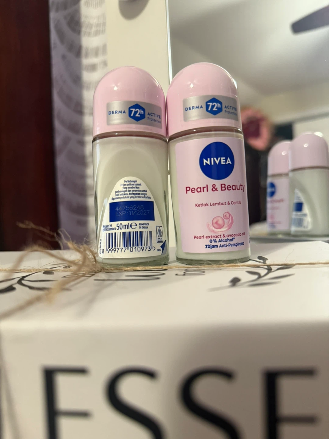 Nivea Pearl & Beauty Roll-On Deodorant (2 Pack) - 50ml Each - photo 4