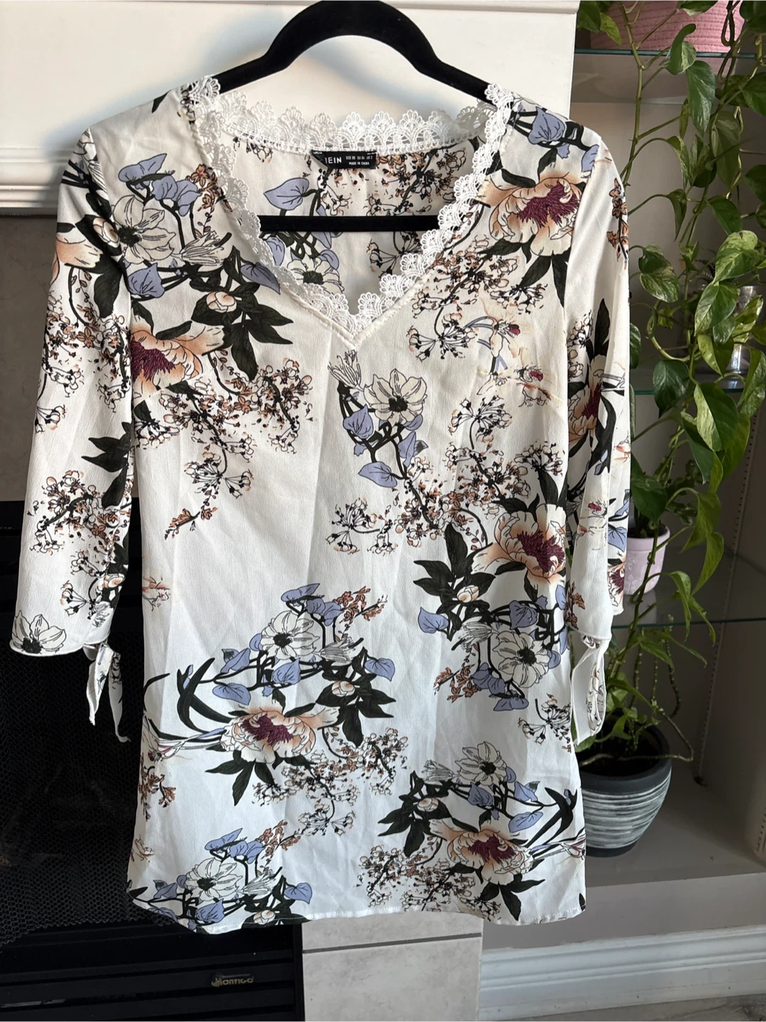 SHEIN Floral Lace Trim V-Neck Blouse