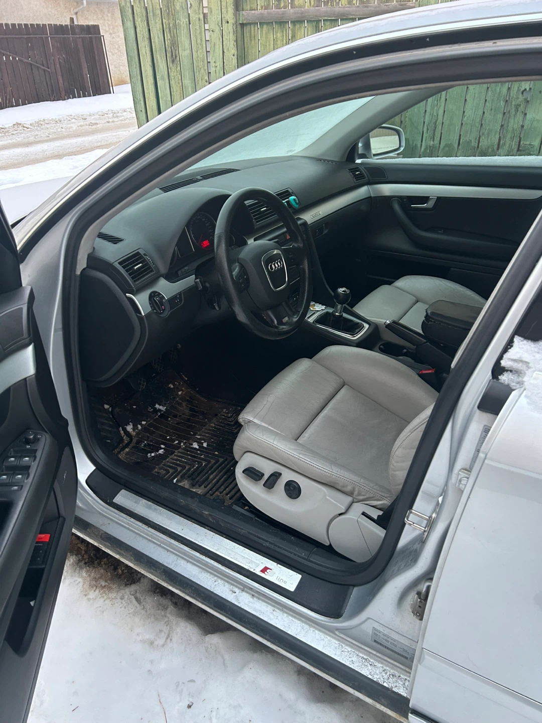 Audi A4 Sedan - Silver - photo 2