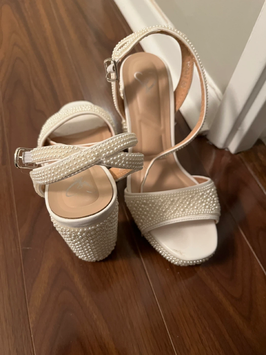 Windsor Women's White PU Heeled Sandals Size 7.5 - photo 2