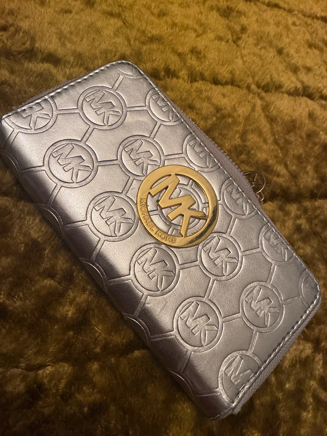 Michael Kors MK Logo Zip Around Wallet - Silver
