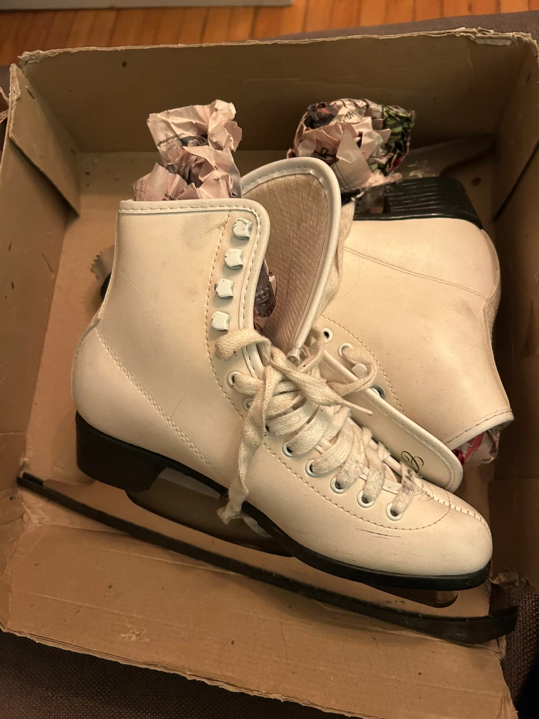 CCM Pirouette Figure Skates - Women's Size 8