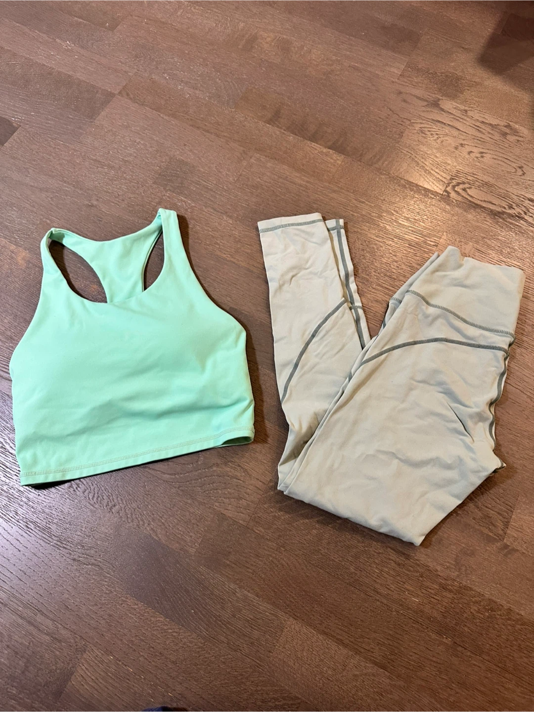 🇰🇷💚 Sports Bra & Leggings Set