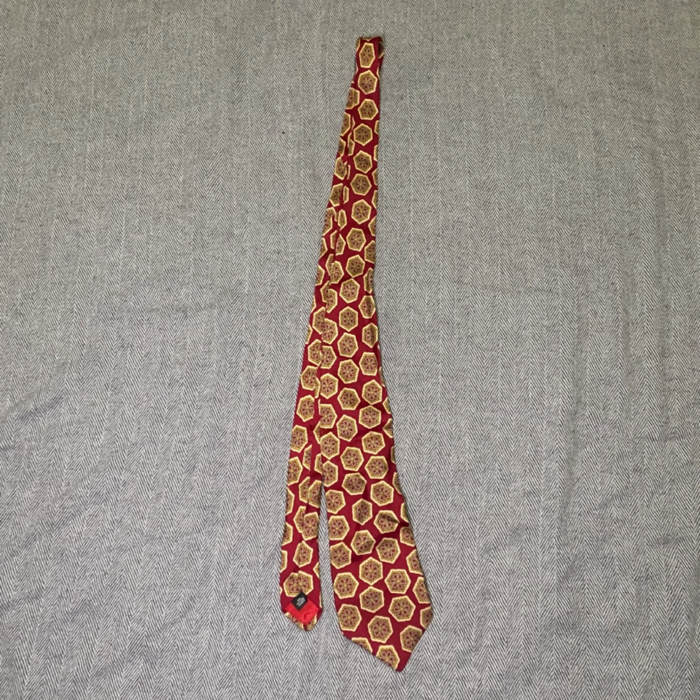 Chaps Ralph Lauren Red Geometric Pattern Tie