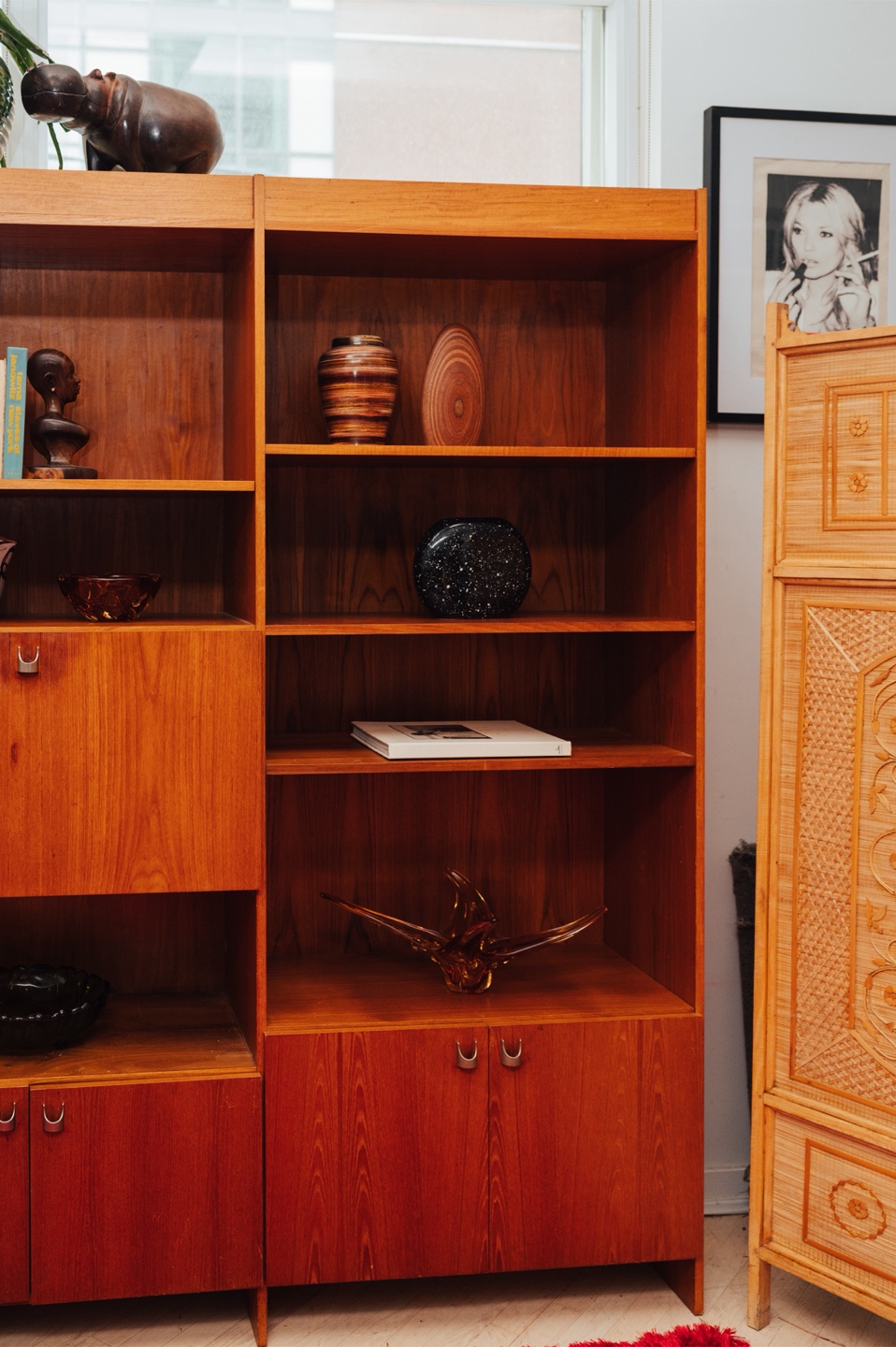Midcentury Wall Unit with Tip-Down Bar 🤎 - photo 5