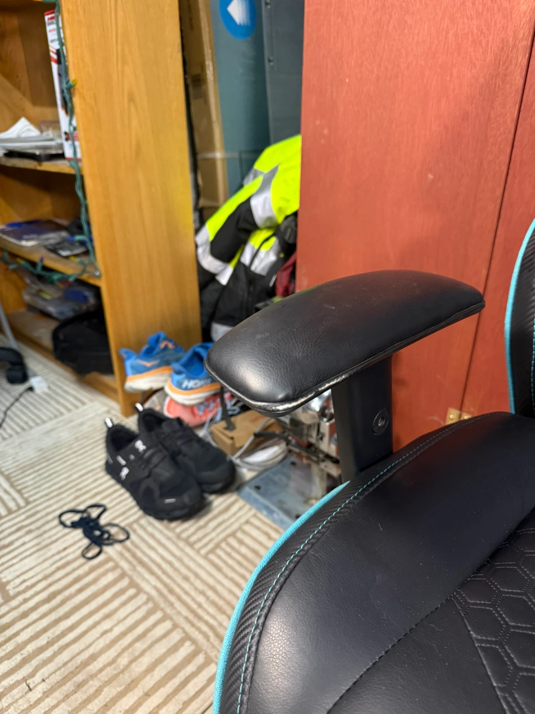 DPS Centurion Gaming Chair with Adjustable Headrest Black/Blue - photo 4