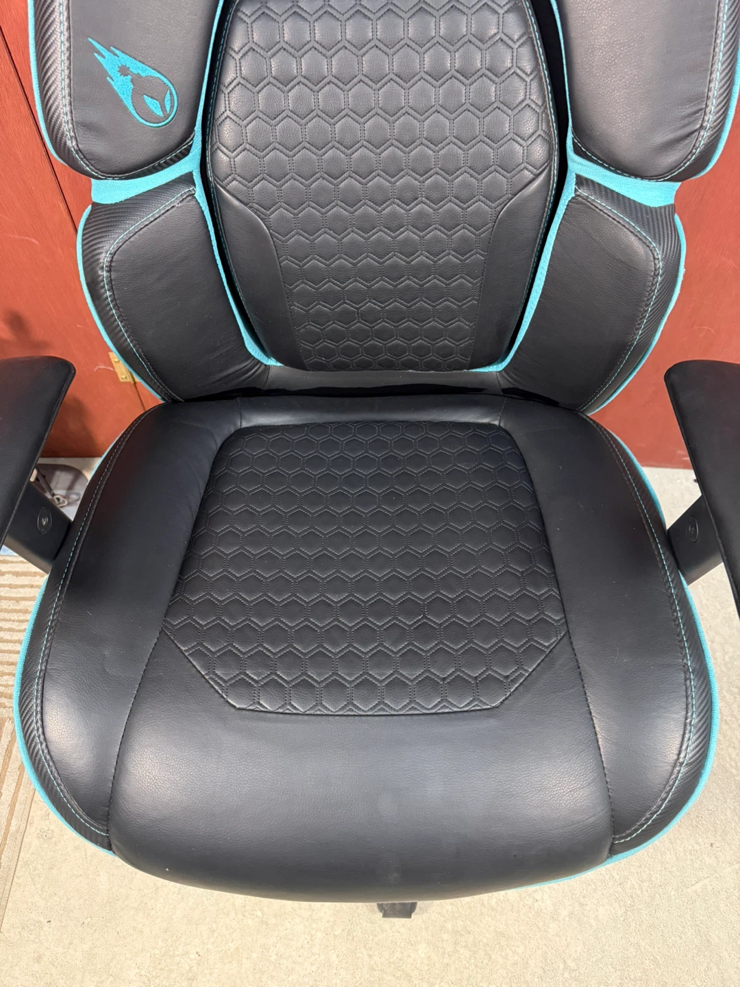 DPS Centurion Gaming Chair with Adjustable Headrest Black/Blue - photo 2
