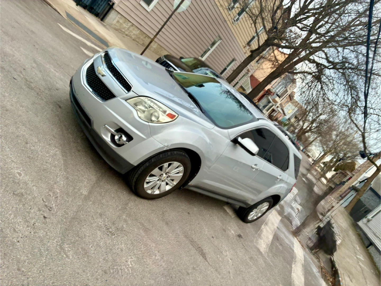 Silver Chevrolet Equinox SUV - photo 4