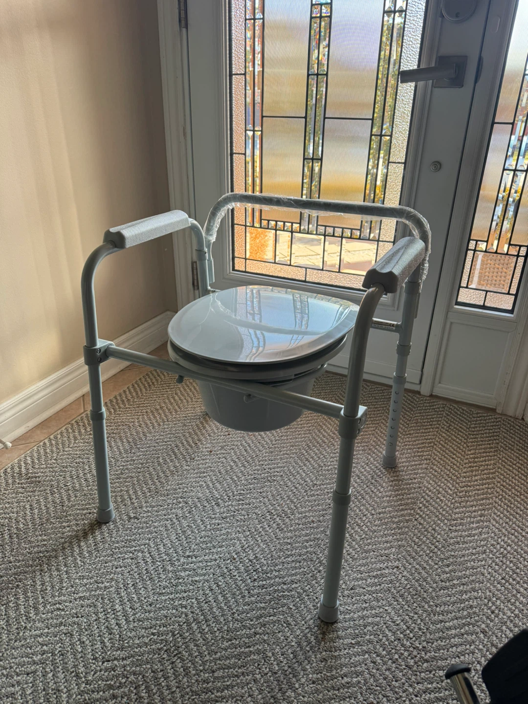DRIVE MEDICAL COMMODE CHAIR NEW