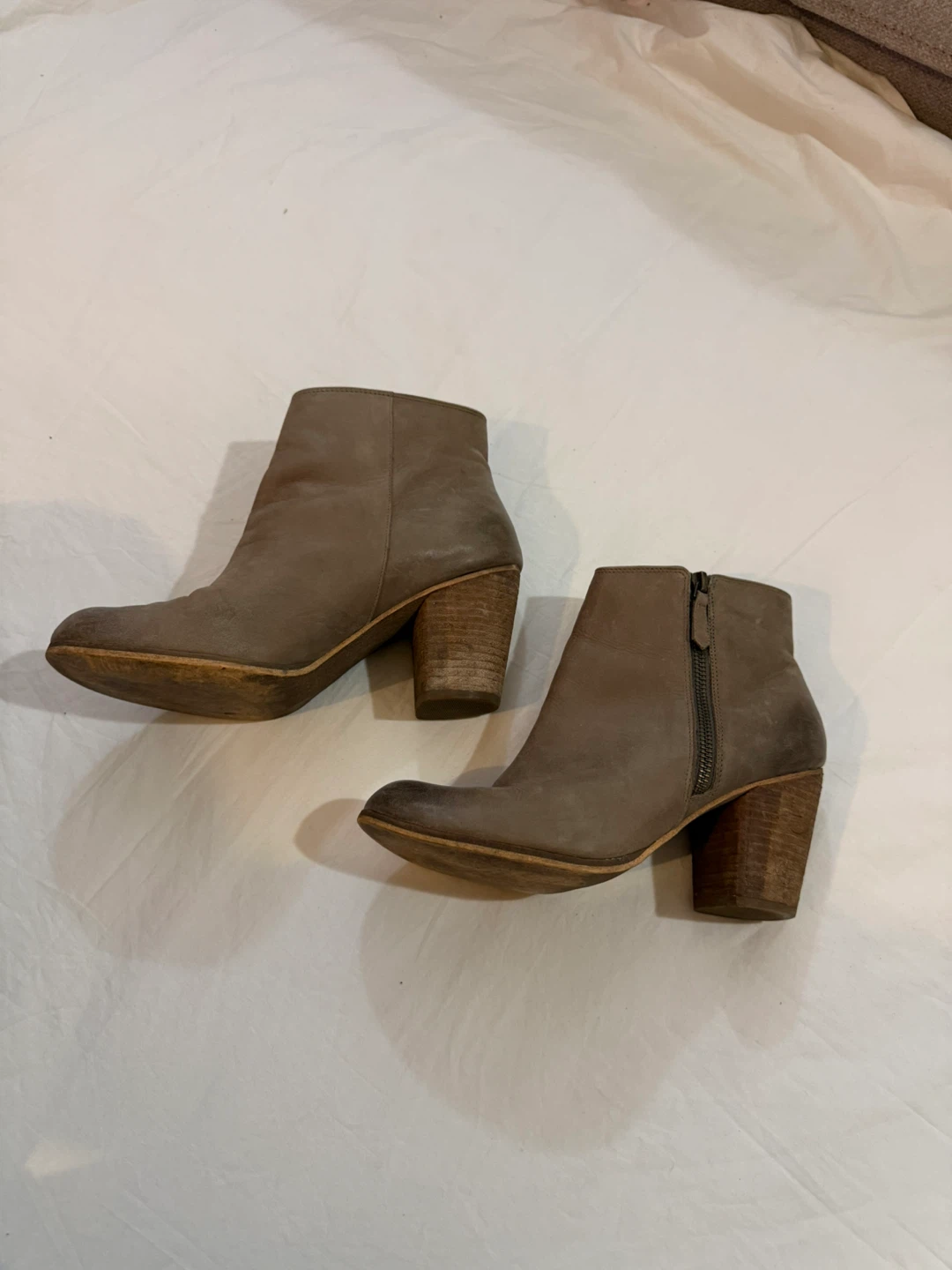 Women's Grey Leather Ankle Boots with Wooden Heel - photo 4