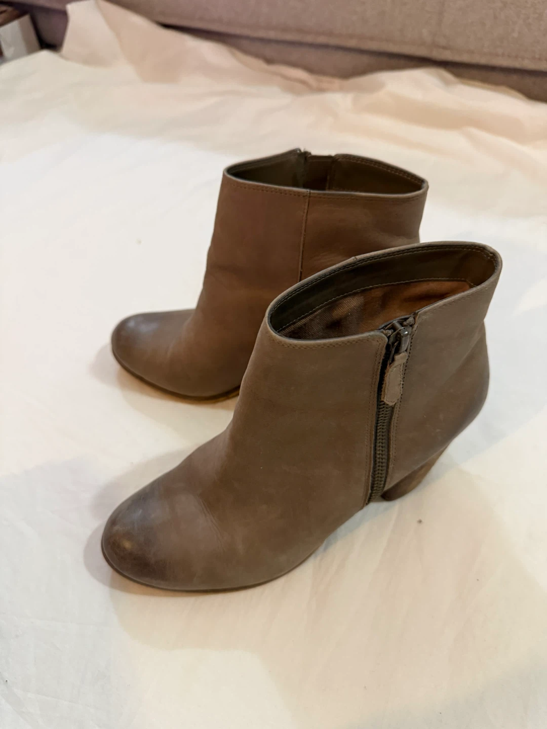 Women's Grey Leather Ankle Boots with Wooden Heel - photo 2