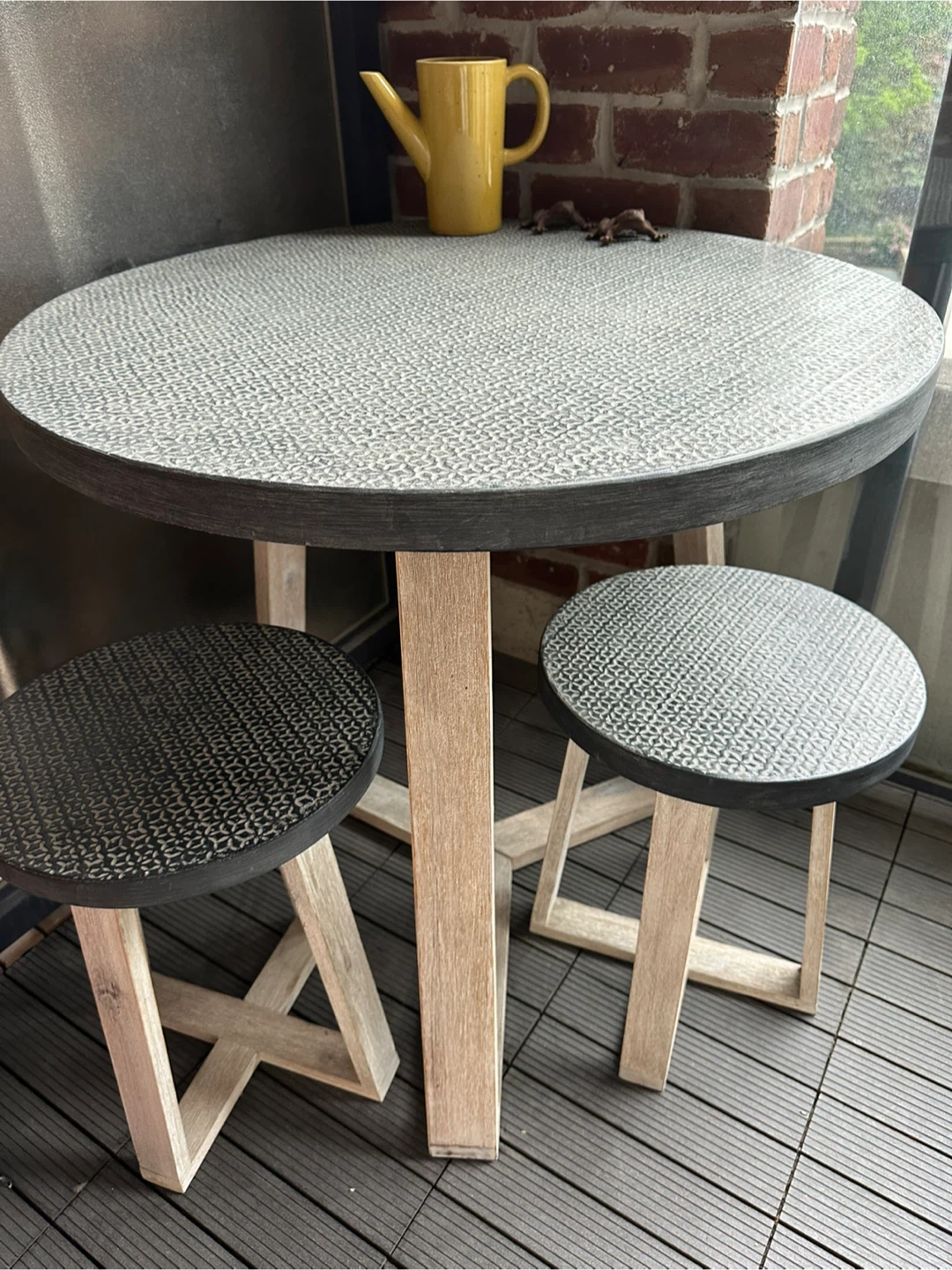 Round Patio Table with 3 Stools - photo 4