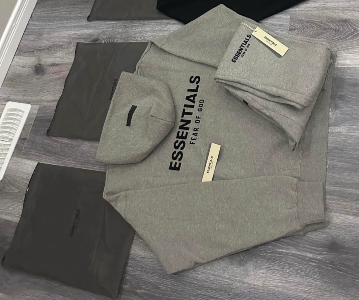 Essential tracksuit