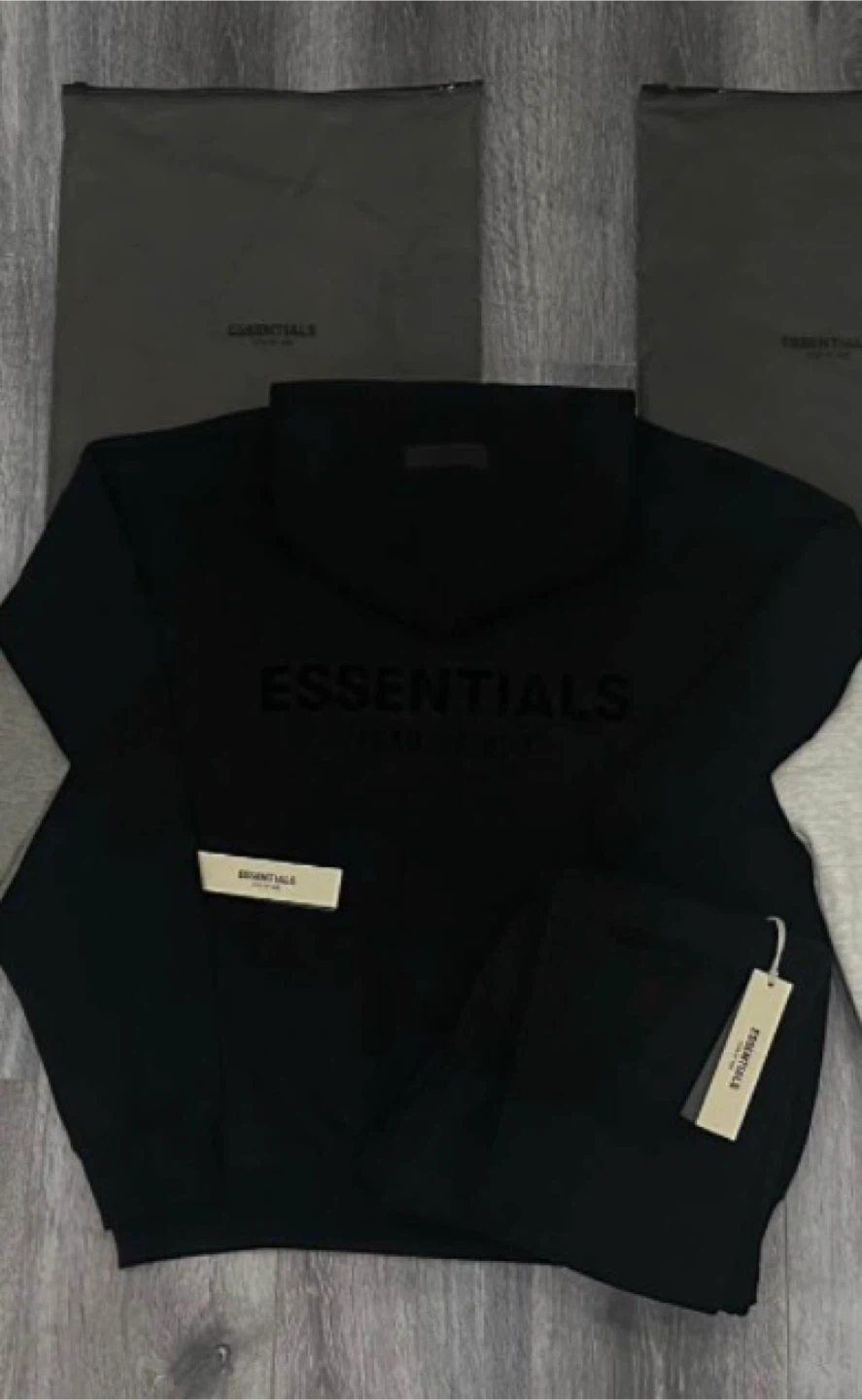 Essential tracksuit