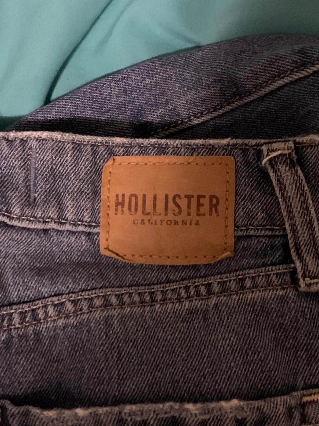Hollister Ultra High-Rise Baggy Jeans - Women's Size 23R