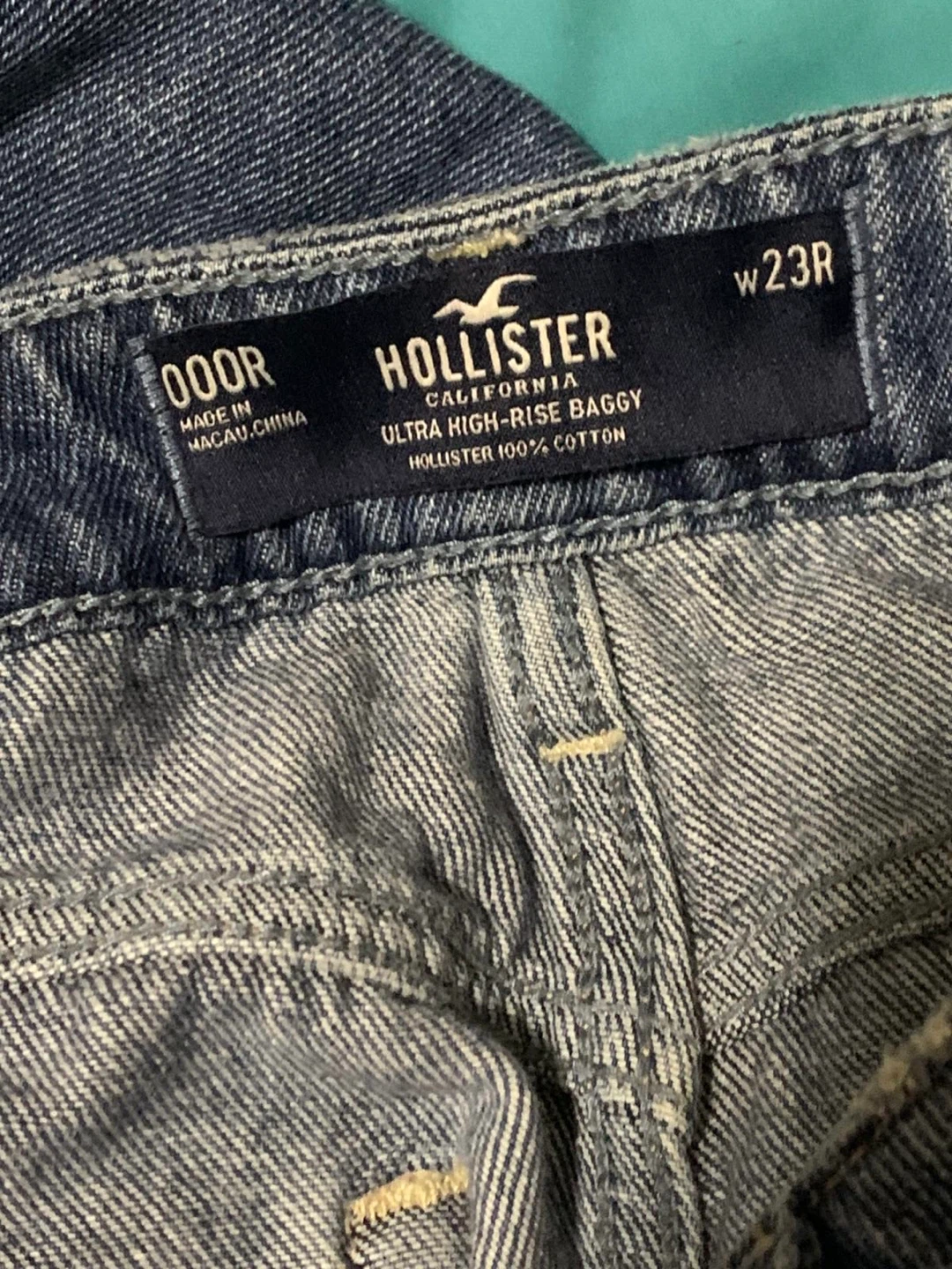 Hollister Ultra High-Rise Baggy Jeans - Women's Size 23R - photo 3