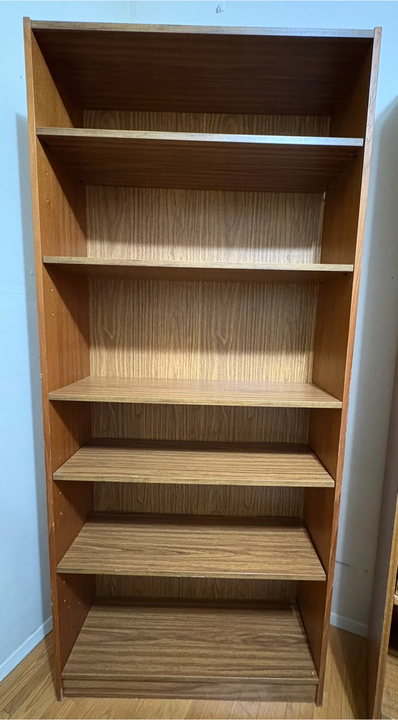 Wooden Bookcase with 6 Shelves