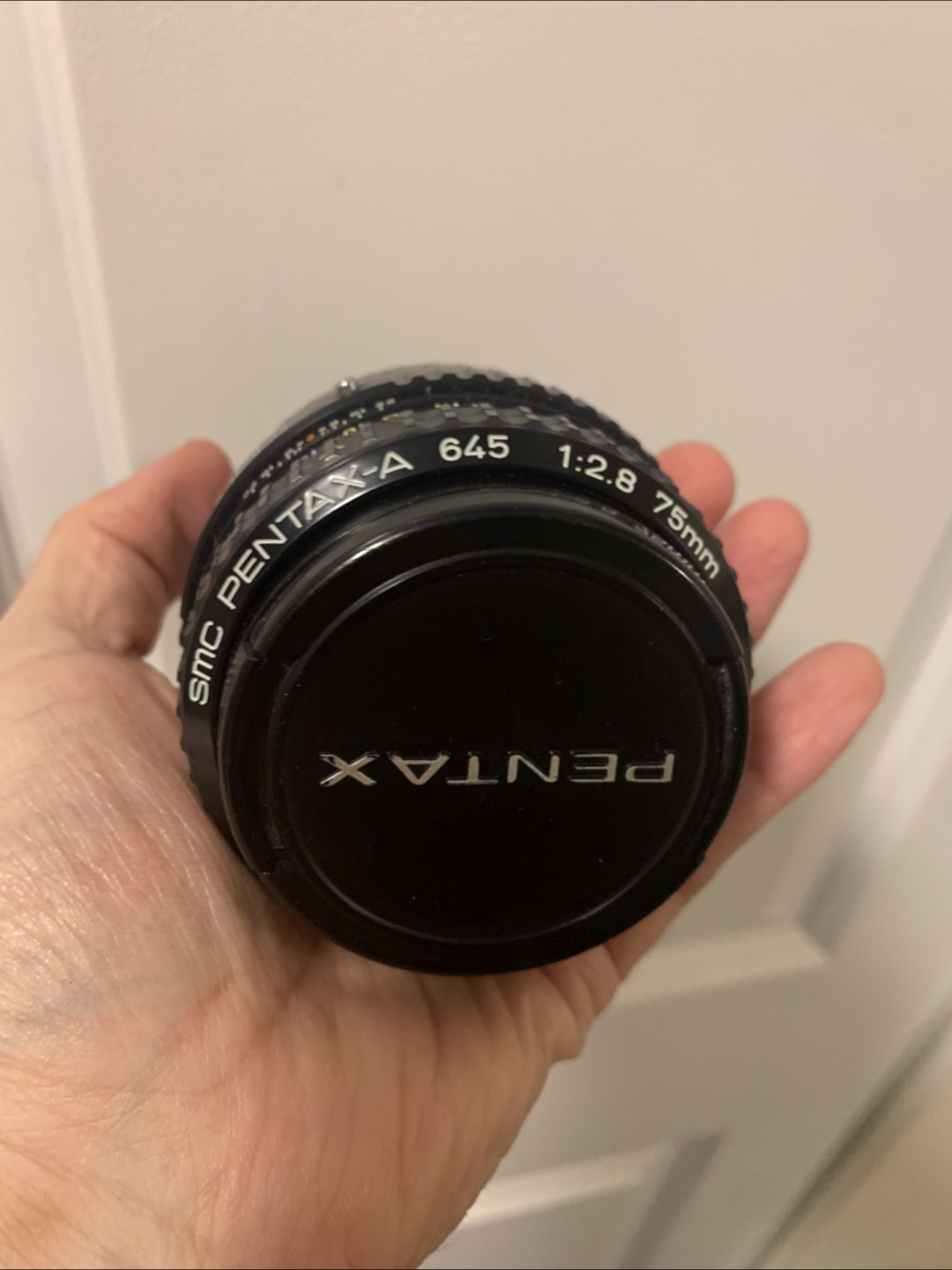 SMC Pentax-A 645 75mm f/2.8 Lens - photo 3