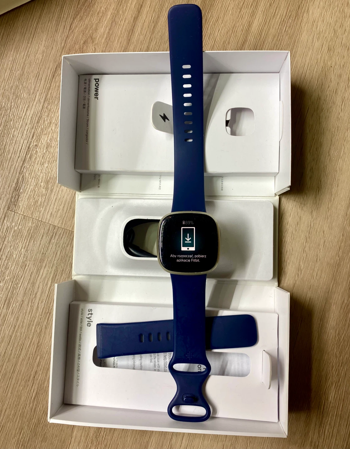 Fitbit Versa 3 Smartwatch + GPS - photo 2