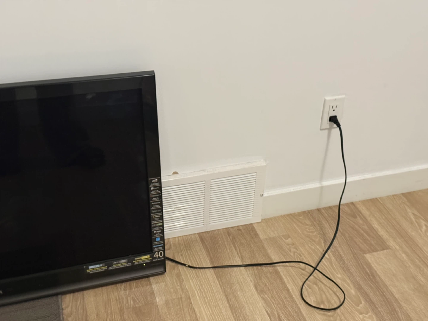 Toshiba Regza 40" LED TV - photo 2