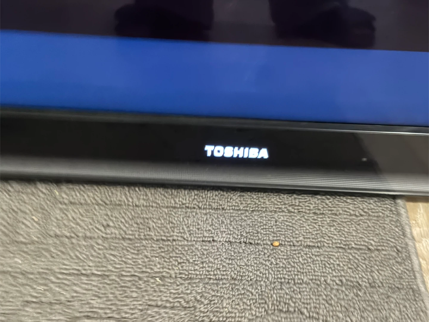 Toshiba Regza 40" LED TV - photo 4
