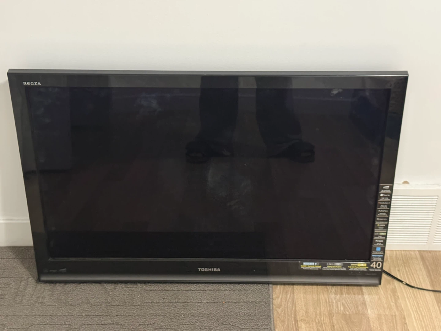Toshiba Regza 40" LED TV