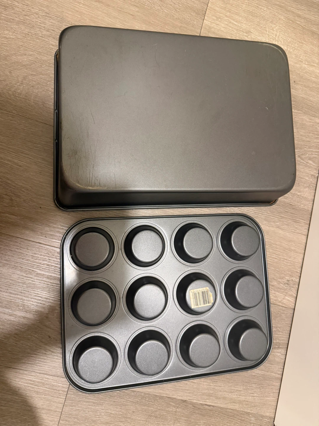 All $6 Baking tray Set