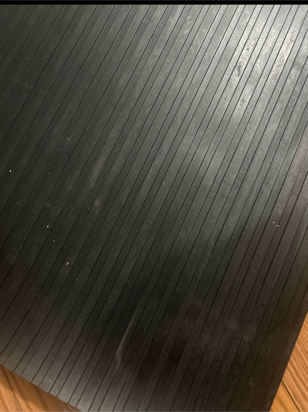 Rubber floor mat