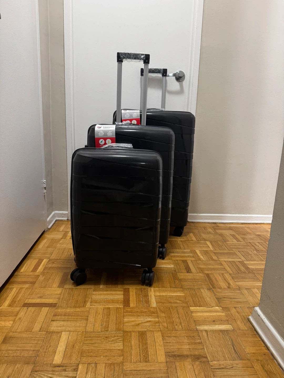 Black Luggage Set( unbreakable)