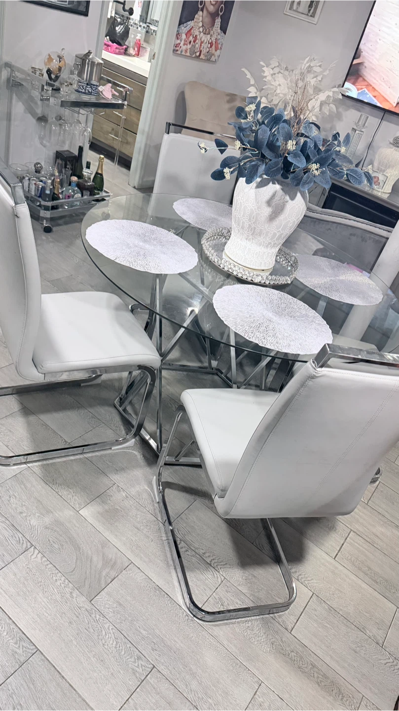 Glass Dining Table with 4 light gray Chairs - photo 3