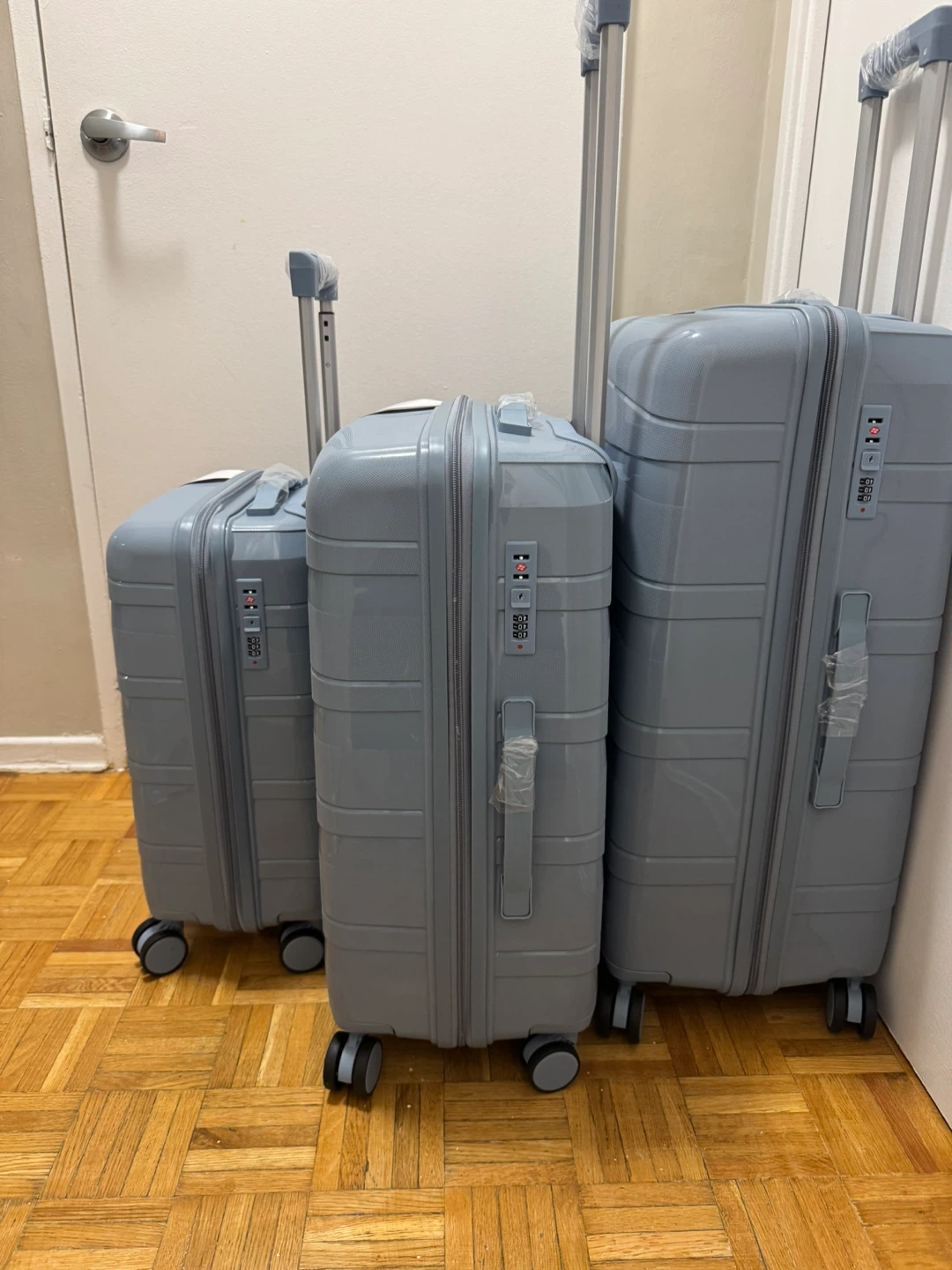 Luggage Set - Light Grey( unbreakable) - photo 2