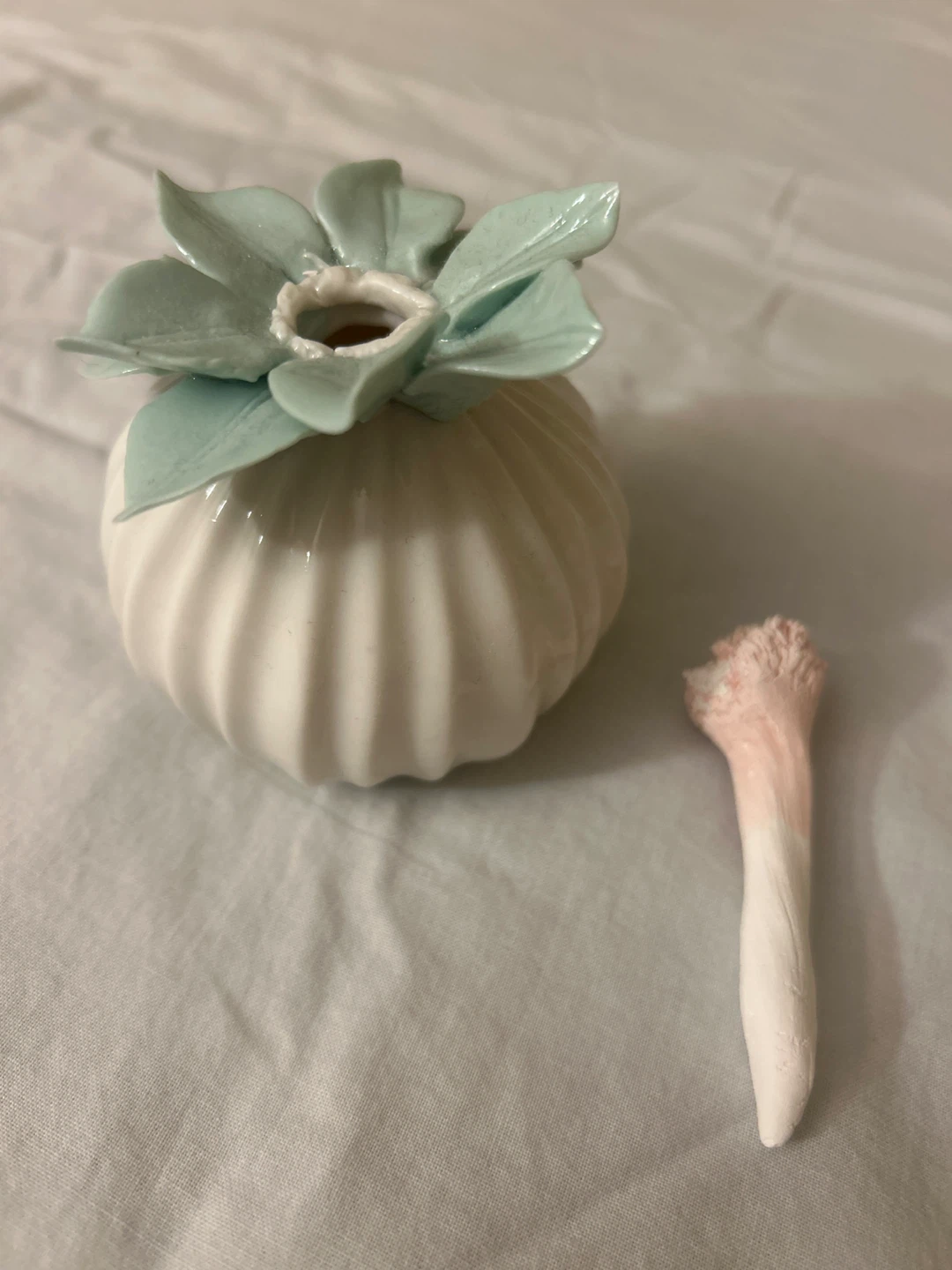 Ceramic Flower Pot Accent Piece - photo 3