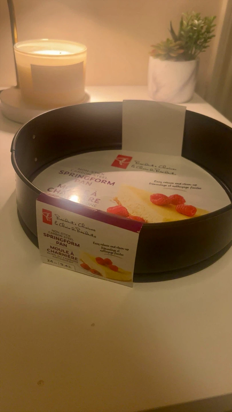 Baking equipment- President's Choice Non-Stick Pan