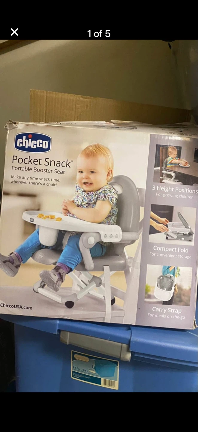 Chicco Pocket Snack Portable Booster Seat