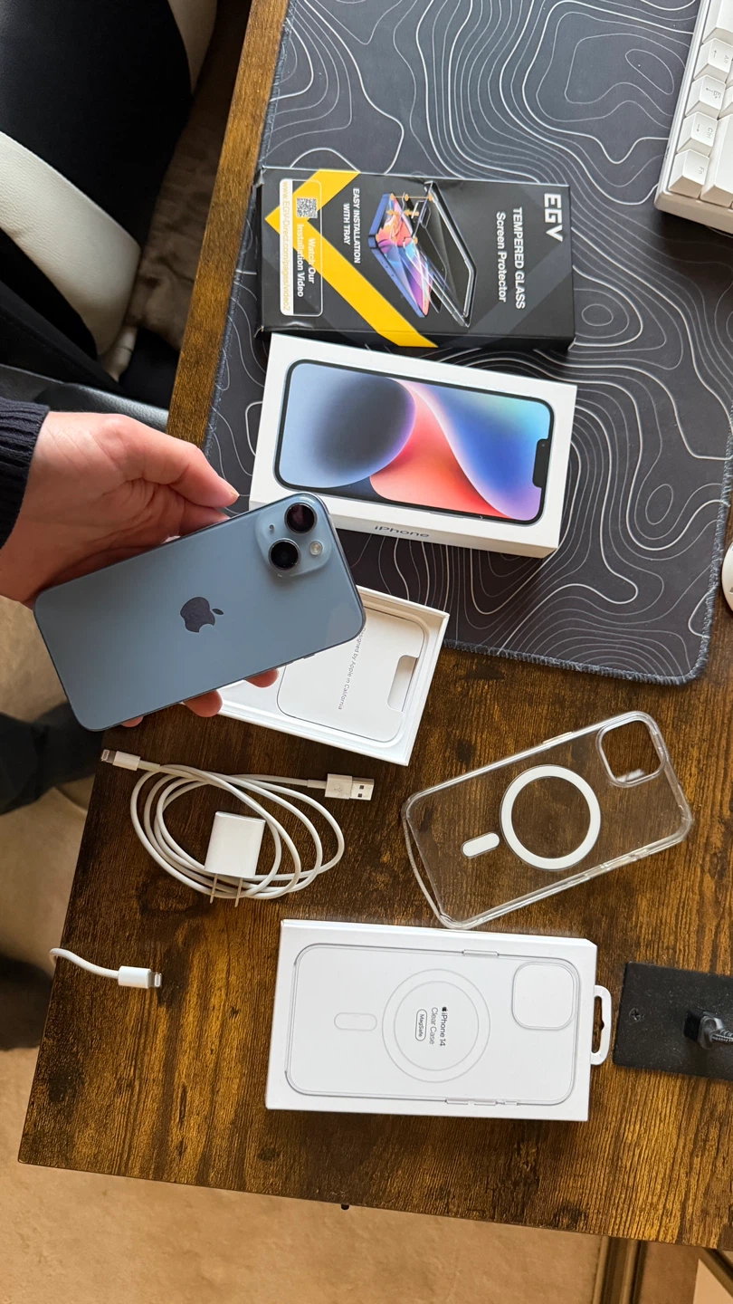 Apple iPhone 14 Blue 128GB + accessories