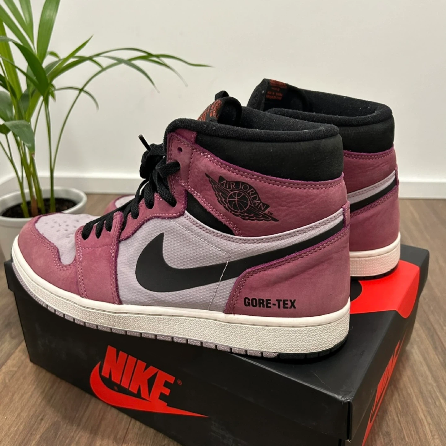 Nike Air Jordan 1 Gore-Tex Bordeaux (US 10.5) - photo 3
