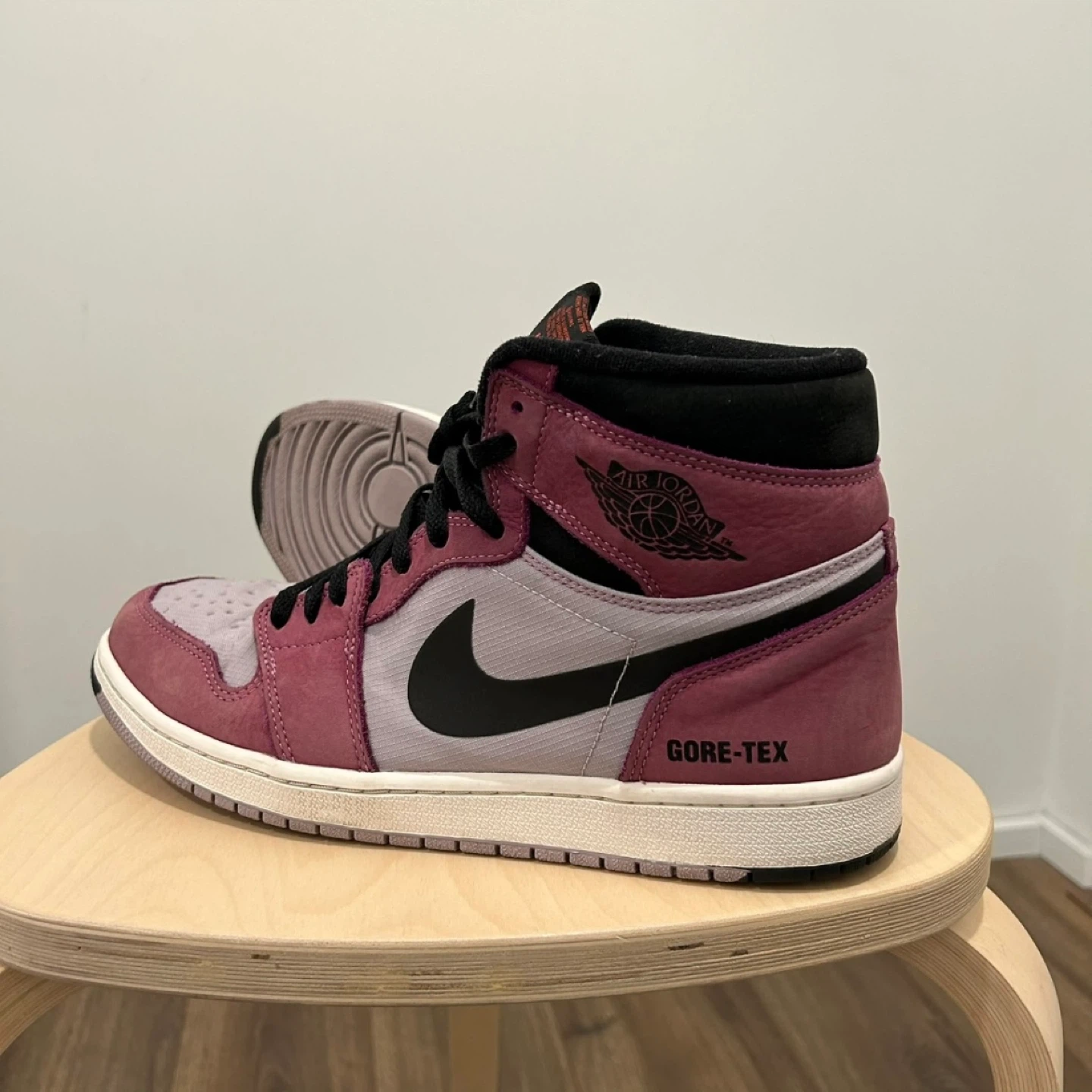 Nike Air Jordan 1 Gore-Tex Bordeaux (US 10.5) - photo 4