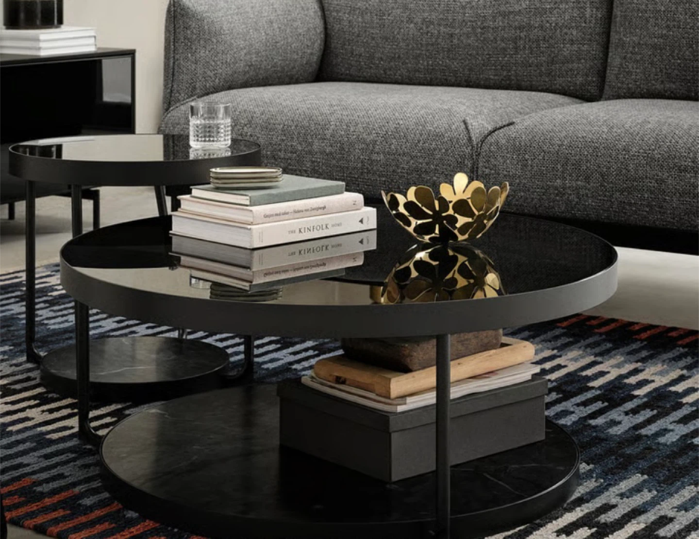 Black sleek Coffee Table - photo 2